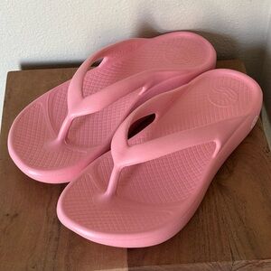 Women’s Freewaters Cloud9 Ultra Bliss Recovery Thong Sandals